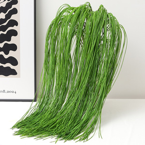 หญ้าปลอมหยาวยาวสีเขียว 100 กรัม สำหรับตกแต่งงานแต่งงาน โรงแรม - Product Image 1