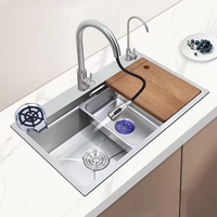 Évier de cuisine moderne 8046 en acier inoxydable de qualité alimentaire, fait main, avec design cascade et robinet nano inclus