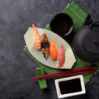 Bateau en bois de sushi géant biodégradable le plus vendu conteneur alimentaire jetable naturel pour servir des fêtes de sushi couverts en bois