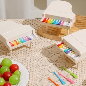 Mini-fourchettes décoratives en plastique en forme de piano pour fruits et légumes, accessoires de cuisine pour enfants, idéales pour les fêtes et la décoration intérieure - Product Image 3