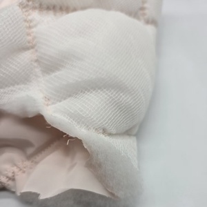 Không thấm nước Quilting <span class=keywords><strong>100</strong></span> <span class=keywords><strong>Polyester</strong></span> điền lưới lót vải cho phụ nữ Lady độn áo pufferjacket - Product Image 4