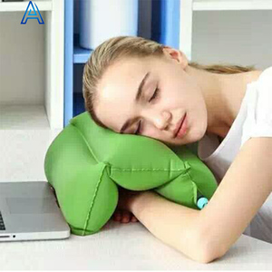 Conception personnalisée OEM oreiller <span class=keywords><strong>gonflable</strong></span> <span class=keywords><strong>de</strong></span> sieste <span class=keywords><strong>de</strong></span> bureau <span class=keywords><strong>de</strong></span> bureau en PVC floqué multifonction pour coussin d'appoint <span class=keywords><strong>de</strong></span> soutien <span class=keywords><strong>de</strong></span> <span class=keywords><strong>chaise</strong></span> - Product Image 1