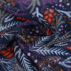 ผ้าพันคอผ้าก๊อซขนาดใหญ่สไตล์ลำลองสำหรับผู้หญิง ลายญี่ปุ่นเกาหลีใหม่ ผ้าฝ้ายลินินสดใส ผ้าคลุมไหล่สำหรับฤดูใบไม้ร่วง ป้องกันแสงแดด พร้อมพู่ห้อยยาว - Product Image 2