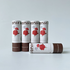 Hecho a mano respetuoso con el medio ambiente 10ml cilindro de cartón contenedor biodegradable reciclable bálsamo labial tubo personalizado negro fuga - Product Image 2