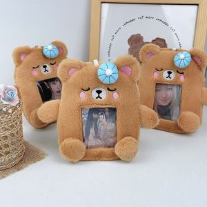 Vente en gros de petits sacs pour cartes en peluche ours brun mignon Kpop porte-cartes photo en peluche porte-clés porte-cartes et cadeaux - Product Image 3