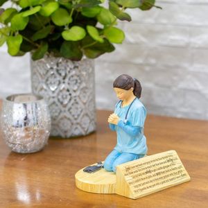 Figurine <span class=keywords><strong>de</strong></span> table en pierre d'uniforme pour prière d'infirmière en résine personnalisée - Product Image 4