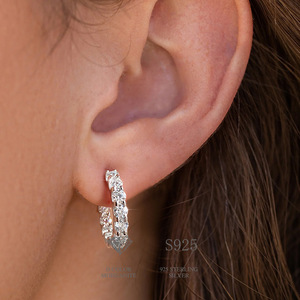 ต่างหูมอสซาไนต์ 2.6 กะรัต รับรองโดย GRA เงินแท้ 925 ต่างหูแบบห่วงมอสซาไนต์สำหรับงานแต่งงาน เครื่องประดับสำหรับผู้หญิง - Product Image 2