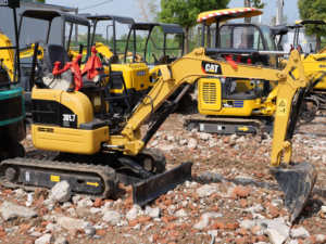 Mini-excavatrice Caterpillar 301.7 d'occasion importée de haute qualité, 7 tonnes, modèle 2016, PLC et pompe, prix bas, à vendre - Product Image 4