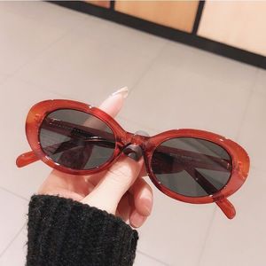 2026 New Arrivals Classical Unisex Fashion Street Shooting Sunglasses Hipster Full Small Beige Red UV400 PC Sunglasses Wholesale - Product Image 2