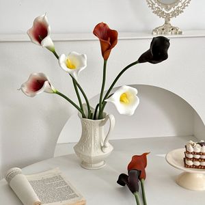 Fleur artificielle Calla Lily en forme de croissant, blanche avec cœur violet, longue tige, arrangement de bureau ou de sol, décoration de la maison, accessoire de mariage - Product Image 2