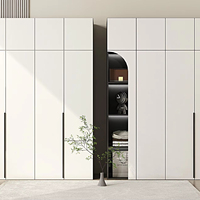 Armoire coulissante moderne en promotion avec éclairage LED et miroir intégré