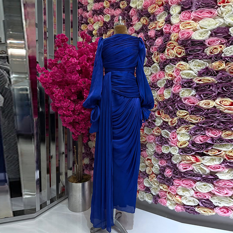 น้ำเงินเข้ม