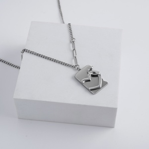 Fabricante OEM de Joyería, Collares Populares para Parejas, Diseño en Forma de Corazón, Joyería de Acero Inoxidable, Regalos de Alta Calidad - Product Image 1