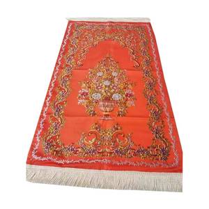 Alfombra de Oración Musulmana Clásica con Bordado Floral, Lavable, Resistente, para las Cuatro Estaciones, Ideal para el Hogar, Campamentos y Picnics - Product Image 1