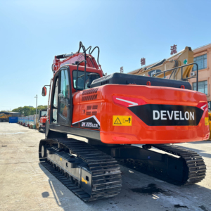 Excavadora de cadenas Develon DX225 ORIGINAL, ¡GRAN OFERTA! Excelente estado, interior limpio, bajo consumo de combustible, fácil de operar, motor Doosan. - Product Image 1
