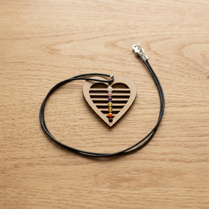 Pendentifs en bois en forme de cœur Chakra avec pierre principale en Agate de style classique, sertissage griffes gravé, pierre de poche, cadeau unisexe, Gujarat - Product Image 3