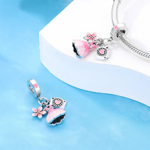 Breloques pendentifs style tourisme, avion, bagage, appareil photo, en cuivre plaqué argent, pour bracelets DIY, directement <span class=keywords><strong>de</strong></span> l'usine <span class=keywords><strong>de</strong></span> bijoux - Product Image 4