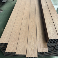 Terrasse en WPC de haute qualité pour l'extérieur, grain de bois moderne, lisse, technologie avancée, terrasse composite durable