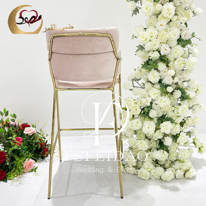 Coussin en velours rose Cadre en acier inoxydable Tabouret de bar de luxe en métal doré - Product Image 5