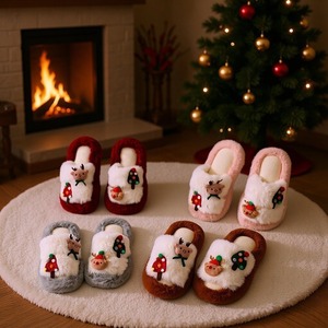 Nuevas Pantuflas Cálidas de Felpa Navideñas, Lindas Pantuflas de Interior para el Hogar, Pantuflas Suaves de Estilo Dulce para Otoño e Invierno - Product Image 2