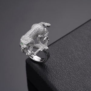 Bague Panthère de Luxe Plaqué Or 18K, Entièrement Pavée de Zircons Cubiques, Yeux d'Émeraude, Bijou Animalier Tendance - Product Image 5