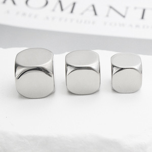 ลูกเต๋าสแตนเลสทรงกลมมุมโค้ง 4 ชิ้น ผลิตตามสั่ง สำหรับการตัดสินใจข้ามพรมแดน - Product Image 3