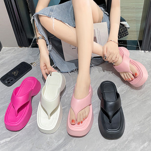 Nouvelle tendance mode 2024, tongs compensées pour femmes, tongs en EVA imprimées en couleur, prix bas, haute qualité, sandales pour femmes - Product Image 1