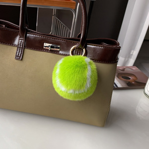 Llavero <span class=keywords><strong>de</strong></span> peluche con forma <span class=keywords><strong>de</strong></span> raqueta <span class=keywords><strong>de</strong></span> <span class=keywords><strong>tenis</strong></span>, pompón <span class=keywords><strong>de</strong></span> piel, bola peluda a rayas rosas, colgante <span class=keywords><strong>de</strong></span> mini pelota deportiva, adorno <span class=keywords><strong>de</strong></span> lujo para bolso, venta al por mayor - Product Image 6