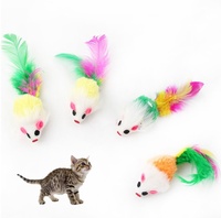 Vente en gros mini jouet en peluche super doux pour chat à l'intérieur de l'herbe à chat plumes interactives souris jouets pour chats d'intérieur