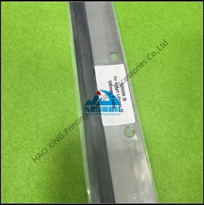 Lame de lavage de bonne qualité pour Komori Lithrone 20 580mm 8 trous raclette lame de lavage en caoutchouc lame en acier inoxydable - Product Image 6