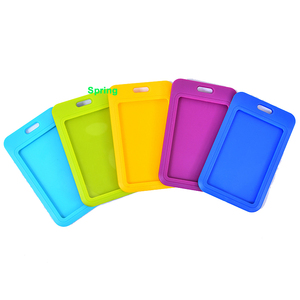 <span class=keywords><strong>Porte</strong></span>-<span class=keywords><strong>badge</strong></span> rétractable en métal Pantone Business OEM couleur matériau écologique <span class=keywords><strong>porte</strong></span>-carte d'identité en ABS pour les employés des écoles hospitalières - Product Image 2