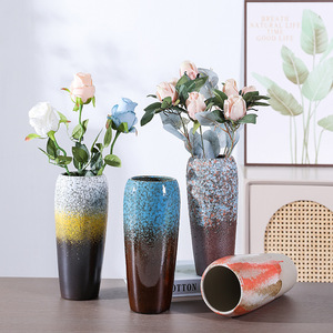Vase en céramique de style rétro de luxe léger avec glaçure réactive au four pour la décoration de la maison et l'affichage de fleurs artificielles ou séchées - Product Image 1
