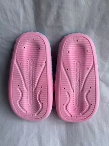 รองเท้าแตะลายการ์ตูนสีชมพูสำหรับผู้หญิงพร้อมพื้นรองเท้า EVA กันลื่นสำหรับใส่ในบ้านทุกฤดูกาล - Product Image 5