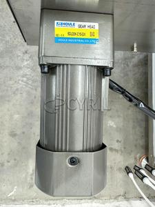 "Remplisseur de liquide à pompe magnétique automatique à 4 têtes: rapide comme l'éclair, super précis! Idéal pour la boisson, Pharma. Maximisez vos profits maintenant!" - Product Image 5