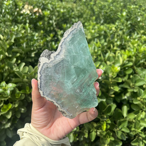 Venta al por mayor de losas de fluorita verde natural, especímenes crudos de pirita en simbiosis, rebanadas de cristal para decoración y meditación. - Product Image 6