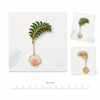 Broche personnalisée en émail souple, pendentif feuille de palmier et coquillage, chaîne dorée, broches de plage côtière, vente en gros, badge, usine OEM, faible MOQ
