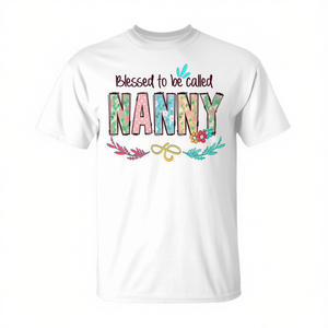 T-shirt floral « Blessed To Be Called Nanny », cadeau pour la fête des mères pour grand-mère - Product Image 2