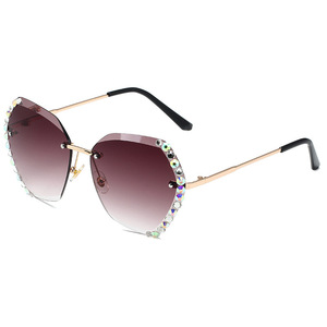 2021 Gafas de sol cuadradas de gran tamaño para mujer con <span class=keywords><strong>lentes</strong></span> UV400 Gafas de <span class=keywords><strong>marca</strong></span> de diseñador famoso Gafas de sol con marco de metal - Product Image 4
