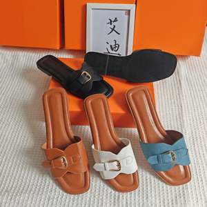 Sandalias de verano para mujer, de felpa suave, con colores mixtos, cálidas para exteriores, con hebilla, suela de goma, punta redonda, al por mayor - Product Image 4