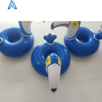 Jouet gonflable en PVC personnalisé OEM, design 3D de toucan, flotteur de piscine, porte-bouteille et plateau à cola.