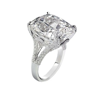 Anello di Fidanzamento F893 in Platino con Diamante Taglio Radiant, Stile Classico da Donna, Diamante Naturale Colore D 1 Carato - Product Image 4