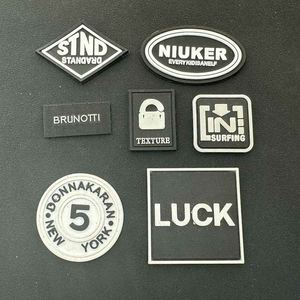 Étiquettes en PVC souple personnalisées en gros, logo de marque 3D en relief, patchs et badges en caoutchouc de silicone PVC – Nouveauté ! - Product Image 2