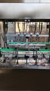 Machine <span class=keywords><strong>de</strong></span> remplissage automatique numérique en acier inoxydable à haute précision avec PLC pour liquides à base d'eau (sacs et fûts) 500-5000 ml - Product Image 3