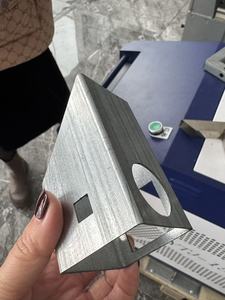 Máquina de Corte de Tubos Láser Miniatura Totalmente Automática de 1500W, Equipo de Perforación y Corte de Tubos Metálicos de Alta Velocidad - Product Image 3