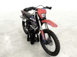 Moto à un cylindre, 300 cm3, quatre temps, refroidissement par air, freins à disque, vitesse de 80 km/h, idéale pour les trajets quotidiens - Product Image 3