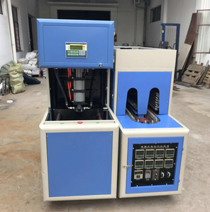 Fábrica de Botellas de 5 Galones, Máquina Sopladora de Envases de 1.5 Litros, Máquina para Fabricar Botellas de PE y PET Procesadas con Componentes PLC - Product Image 4