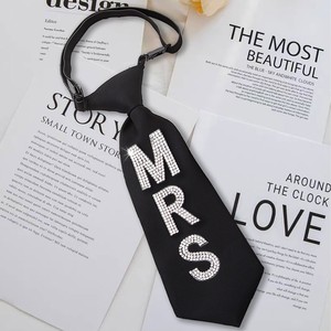 Cravate unisexe avec lettres en strass MRS MR, cravate courte réglable de style preppy pour adultes - Product Image 4