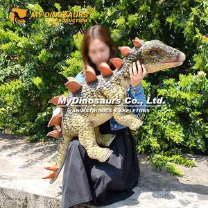 MY Dino HP034 Baby Dinosaur Hand Puppet Stegosaurus para fiestas y eventos - Product Image 6