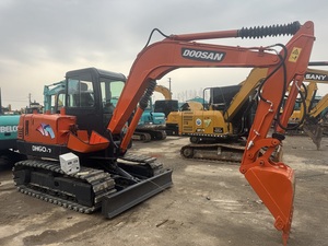 Excavatrice Doosan DH60 d'occasion coréenne mini-pelle sur chenilles d'occasion de 6 tonnes avec prix compétitif en stock - Product Image 3