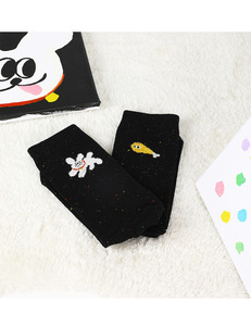 Nouvelles chaussettes mi-mollet pour femmes au design original, printemps, été, hiver, taille unique, couleur unie, antidérapantes, décontractées - Product Image 2